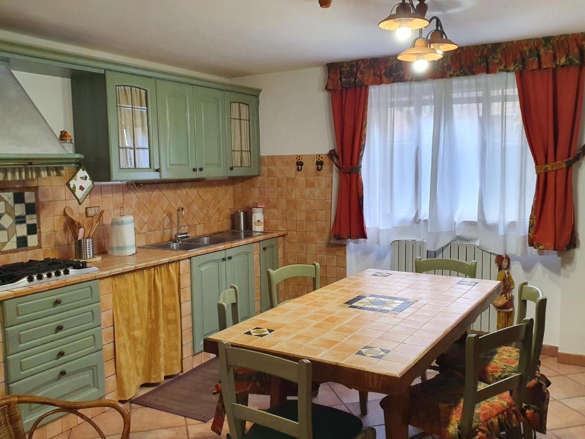 Casa Di Manu Apartment มอนเตกาตินี แตร์เม ภายนอก รูปภาพ