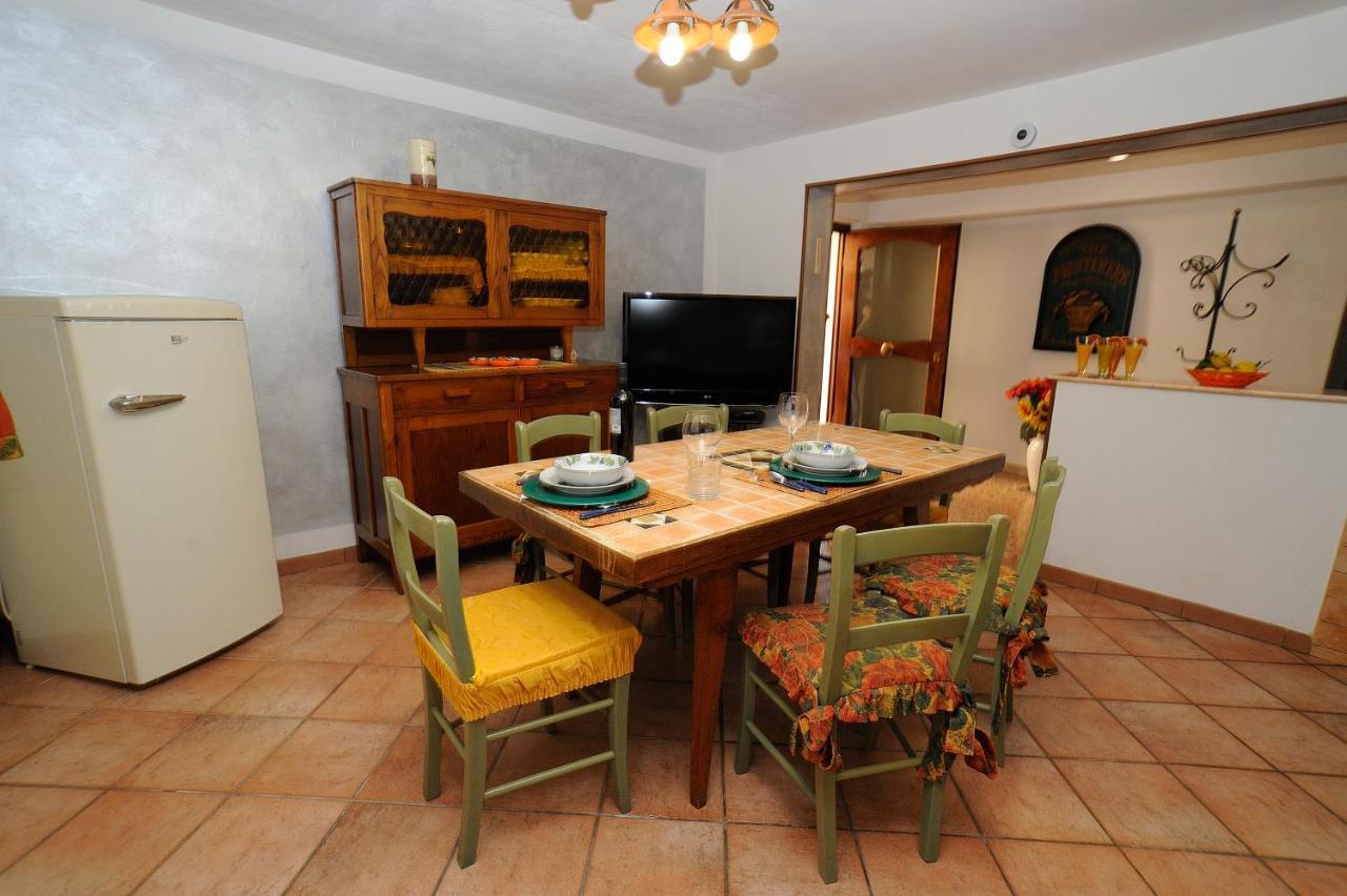 Casa Di Manu Apartment มอนเตกาตินี แตร์เม ภายนอก รูปภาพ