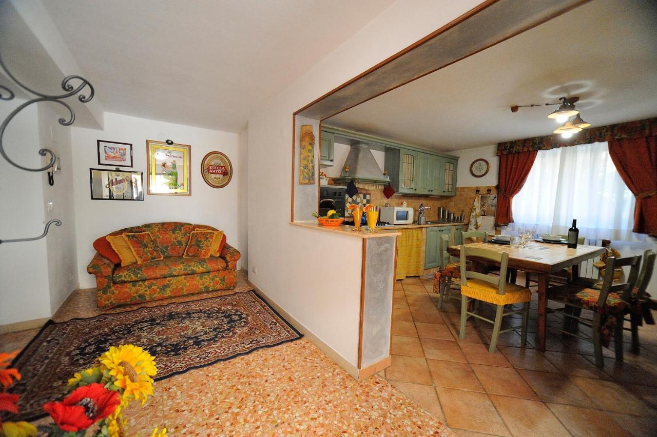 Casa Di Manu Apartment มอนเตกาตินี แตร์เม ภายนอก รูปภาพ