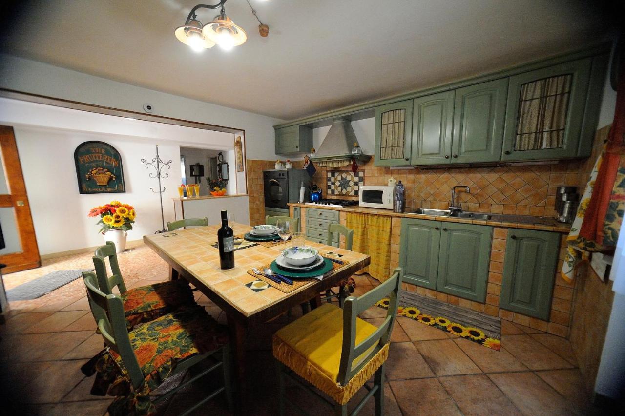 Casa Di Manu Apartment มอนเตกาตินี แตร์เม ภายนอก รูปภาพ
